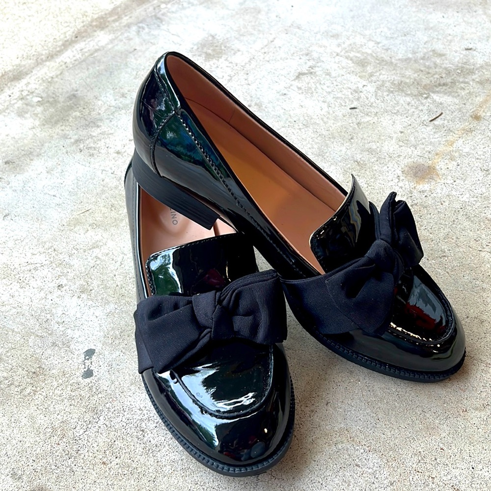 Brand new Bandolino patten leather shoes